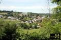 Grube Apollo bei Raubach nahe Puderbach im Westerwald, Rheinland-Pfalz, (D) (30) 07. Juni 2015 Blick auf Raubach.JPG